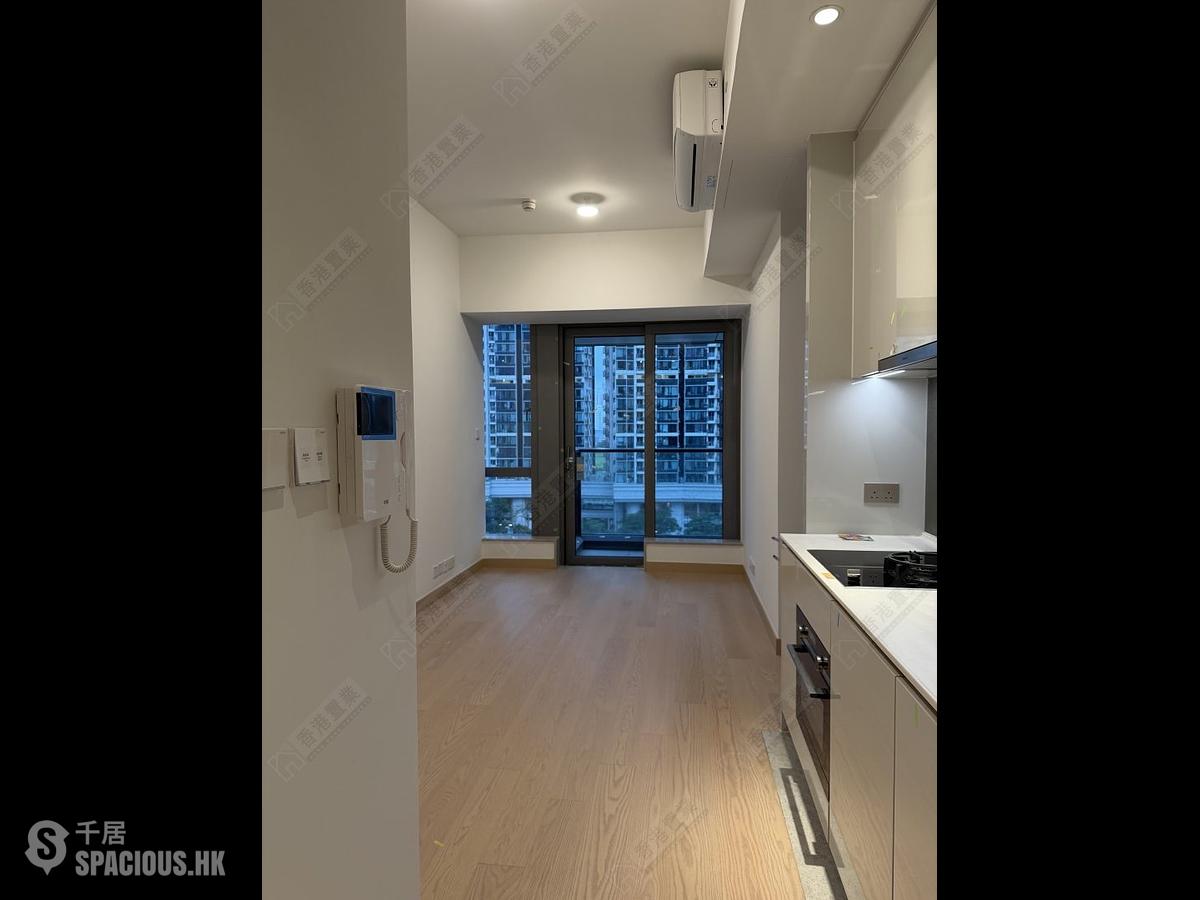 Lohas Park - Lohas Park Phase 12C Grand Seasons Tower 1A 01