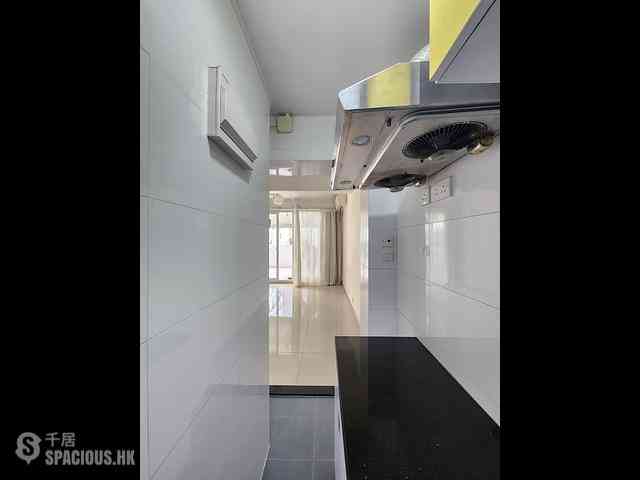 Sai Ying Pun - Koosing Building 04