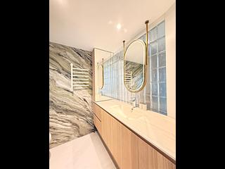 Mid Levels West - Realty Gardens 07