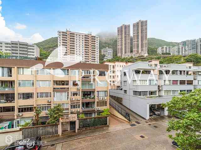 Happy Valley - Antonia House 02