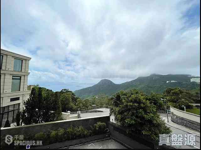 The Peak - Vivian Court 01
