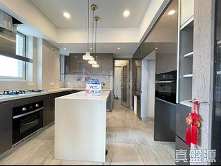 The Peak - Vivian Court 15