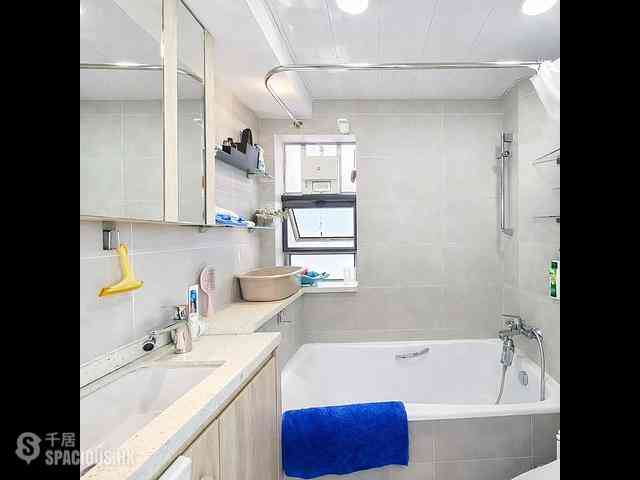 Tung Chung - Caribbean Coast Phase 2 Albany Cove Tower 6 07