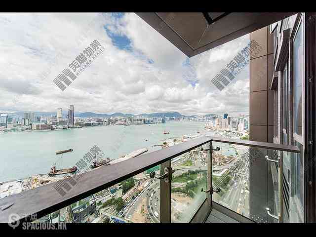 Wan Chai - The Gloucester 02