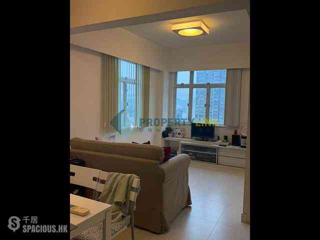 Sai Ying Pun - Golden Phoenix Court 01