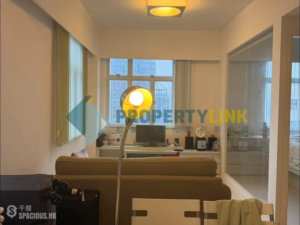 Sai Ying Pun - Golden Phoenix Court 01