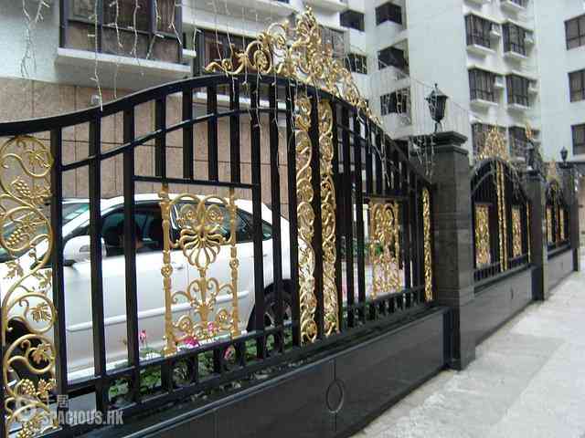 Mid Levels Central - Elegant Terrace 04