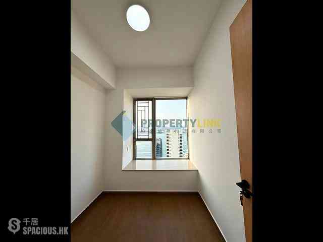 Sai Ying Pun - Island Crest Block 2 06