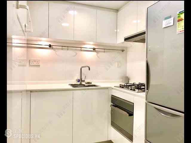 Wan Chai - Convention Plaza Apartments 03