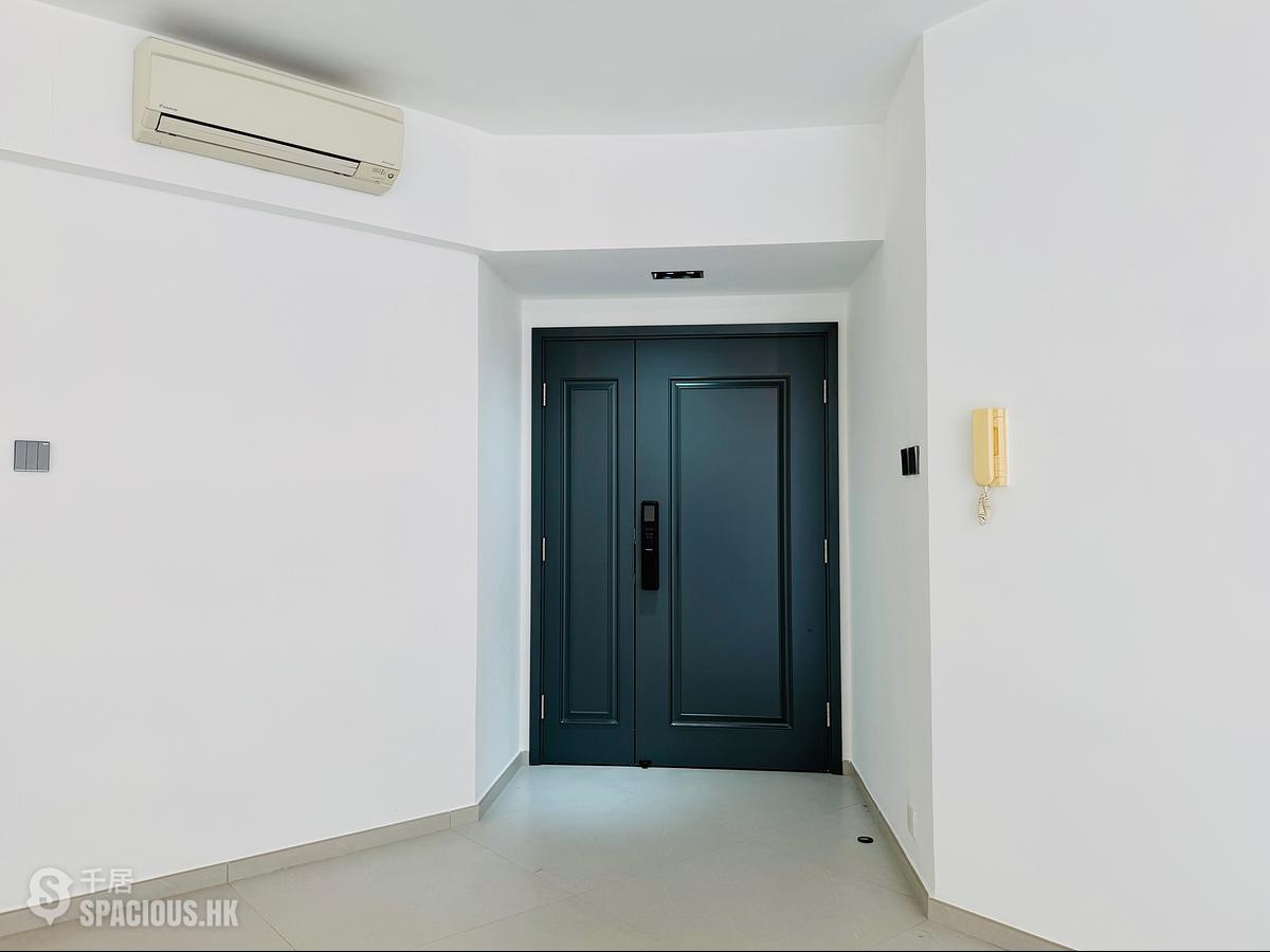Mid Levels Central - Tregunter Tower 3 01