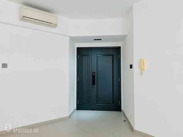 Mid Levels Central - Tregunter Tower 3 01