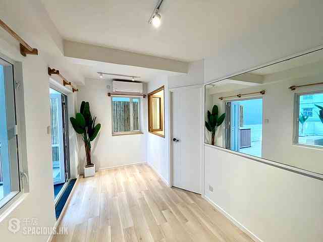 Quarry Bay - Tak Fat Building 01