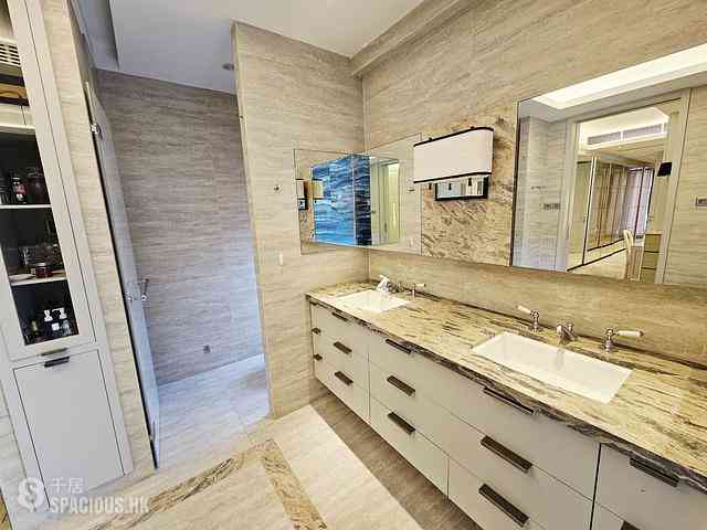 Chung Hom Kok - Pinewaver Villas 06