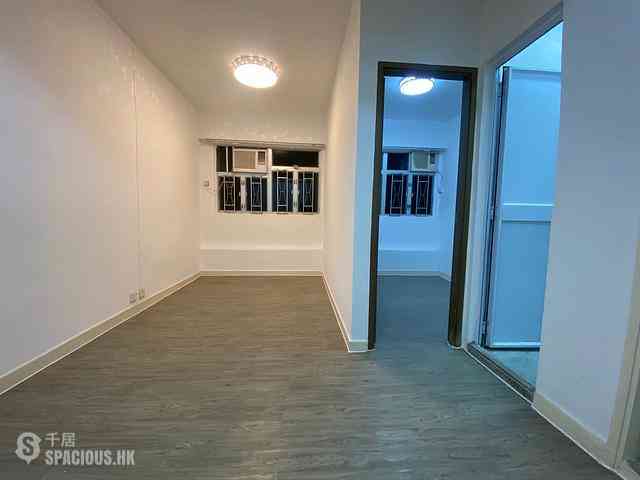 Chai Wan - Yen Lok Building Block B 09
