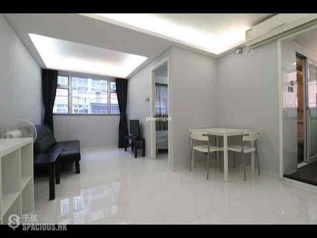 Wan Chai - Fu Yuen 01