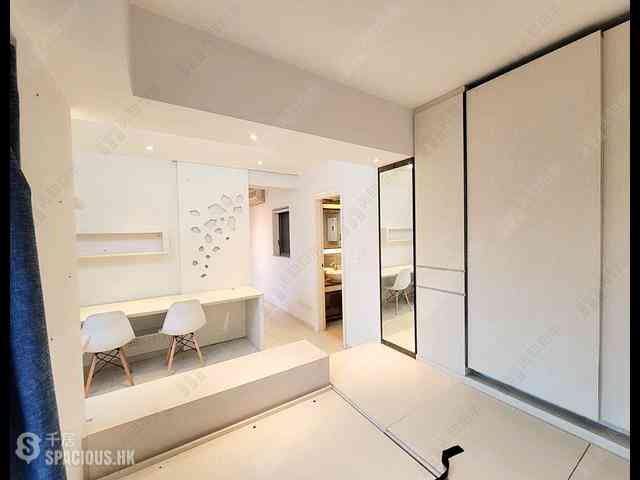 Tai Kok Tsui - Harbour Green Tower 5 02