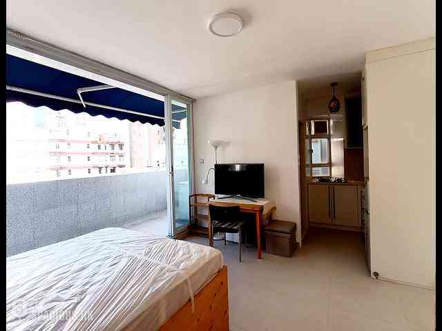 Wan Chai - Luen Lee Building 04