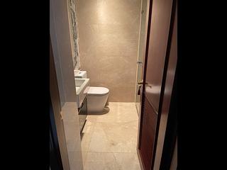 Wan Chai - The Avenue Phase 2 Block 2 04