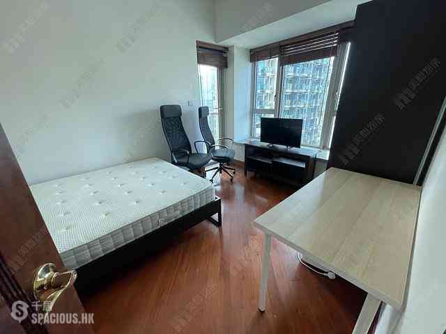 Wan Chai - The Avenue Phase 1 05