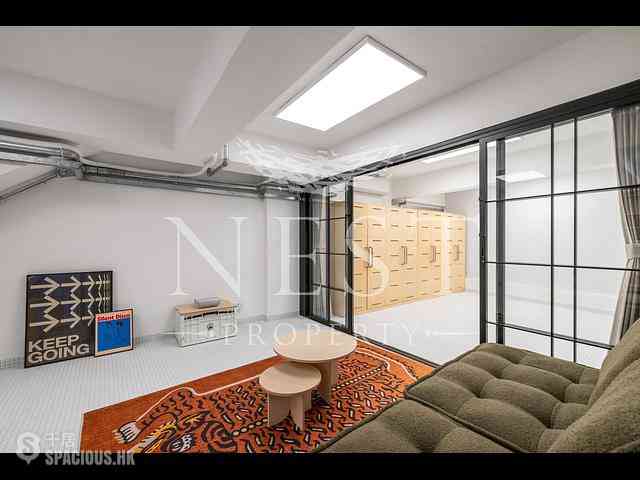 Central - 10, Gage Street 01