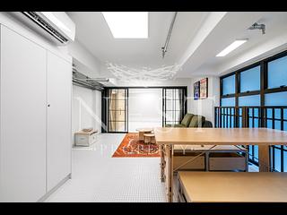 Central - 10, Gage Street 10