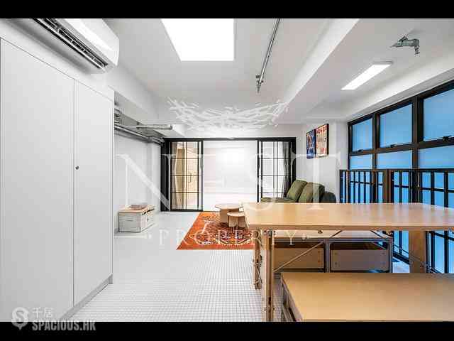Central - 10, Gage Street 10