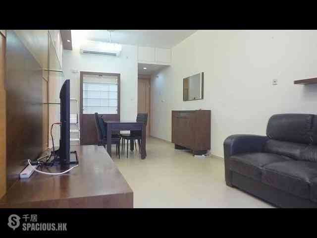 Quarry Bay - The Orchards Block 2 03