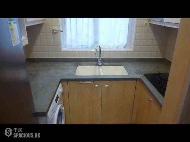 Quarry Bay - The Orchards Block 2 10