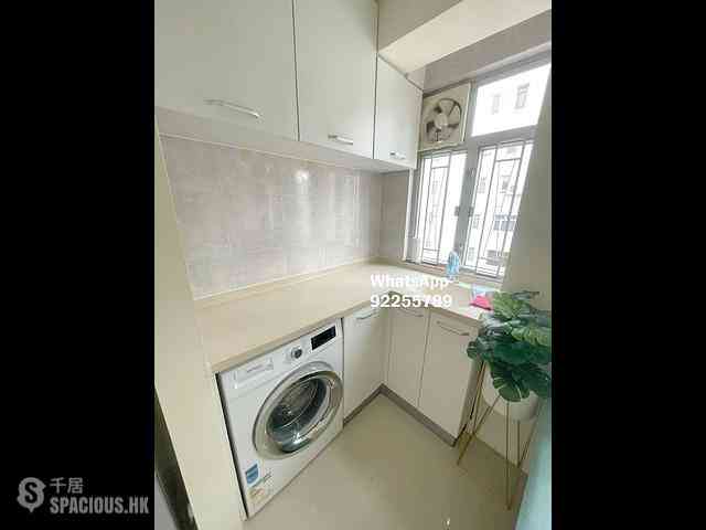 Sai Ying Pun - Fook Moon Building 06