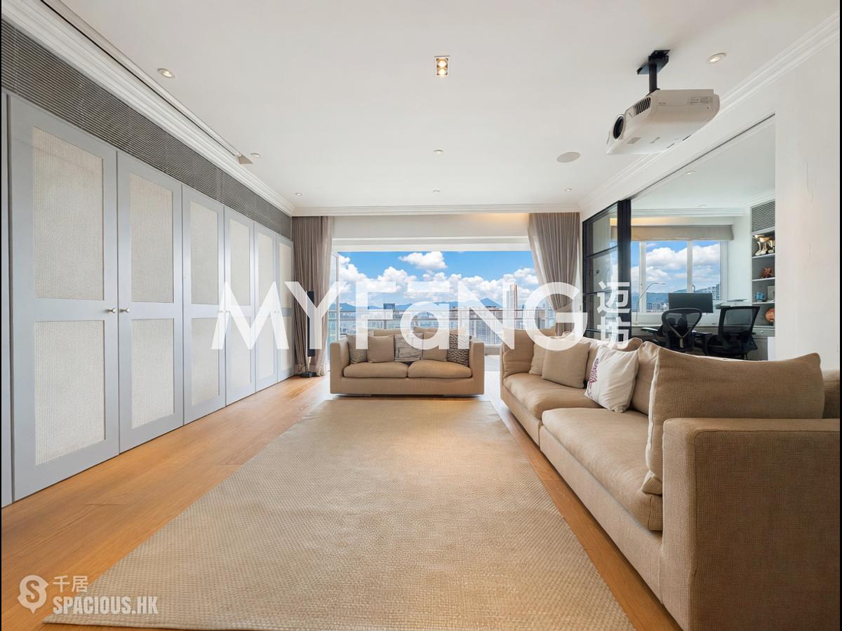 Stubbs Road - Evergreen Villa 01