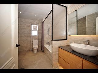 The Peak - Vivian Court 17
