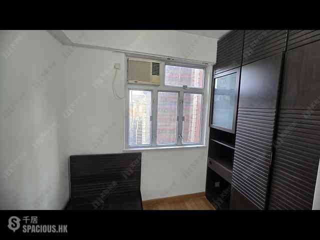 Mid Levels Central - On Fung Building 03