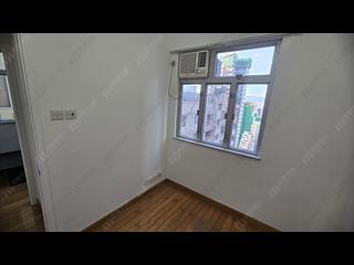 Mid Levels Central - On Fung Building 04