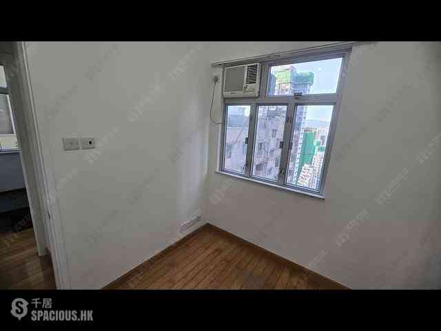 Mid Levels Central - On Fung Building 04