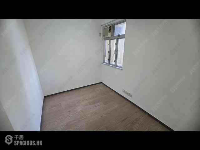 Mid Levels Central - On Fung Building 05