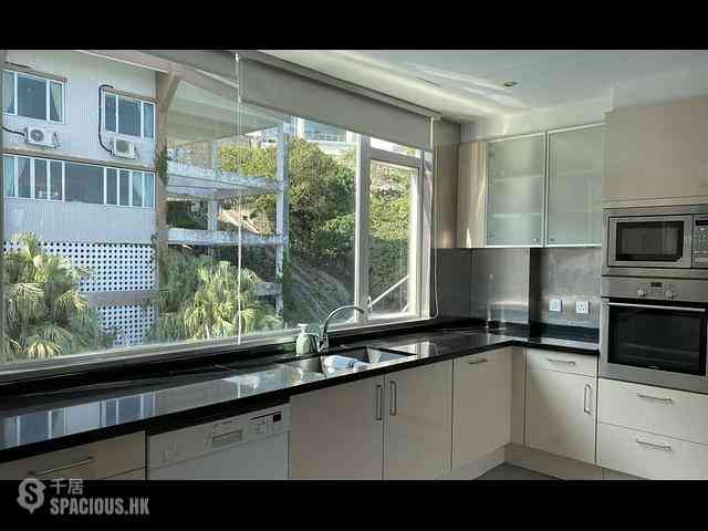 Chung Hom Kok - Cypresswaver Villas Block B 07