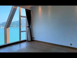 Chung Hom Kok - Cypresswaver Villas Block B 09