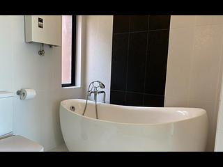 Chung Hom Kok - Cypresswaver Villas Block B 04