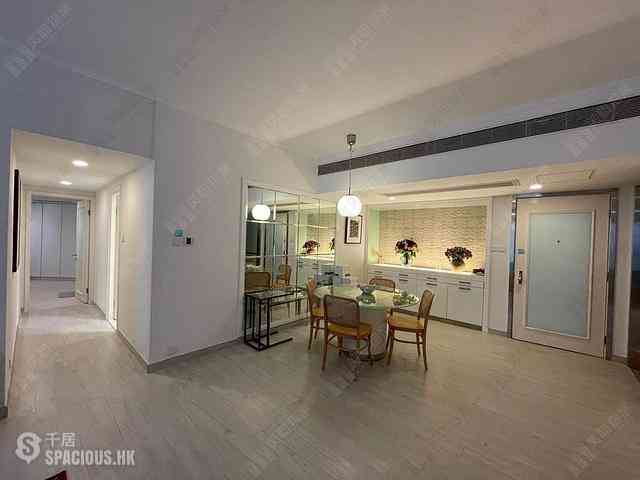 Wan Chai - Convention Plaza Apartments 02