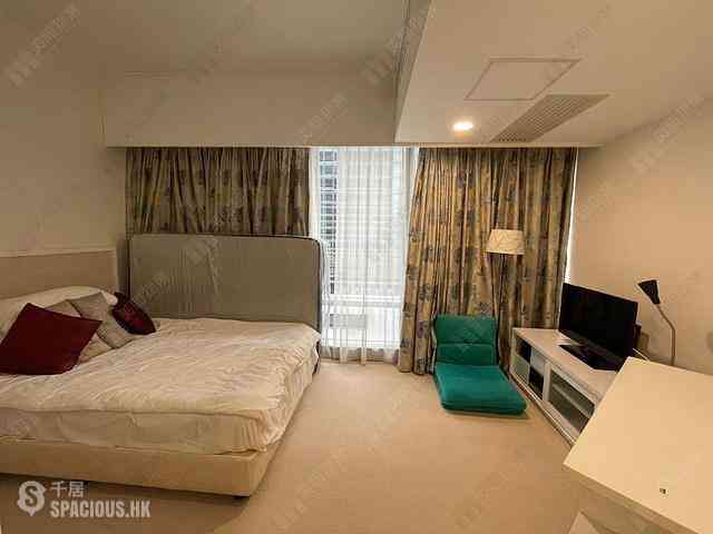 Wan Chai - Convention Plaza Apartments 05