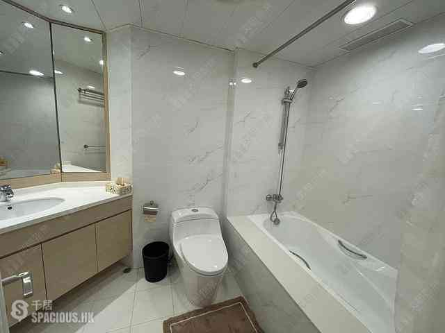 Wan Chai - Convention Plaza Apartments 06