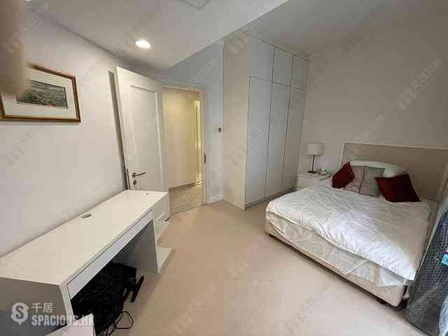 Wan Chai - Convention Plaza Apartments 07