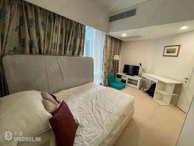 Wan Chai - Convention Plaza Apartments 08