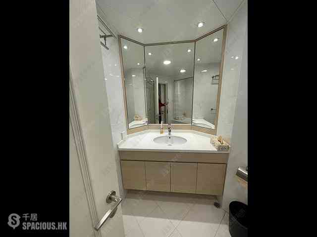 Wan Chai - Convention Plaza Apartments 12