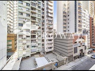 Happy Valley - Way Man Court 03