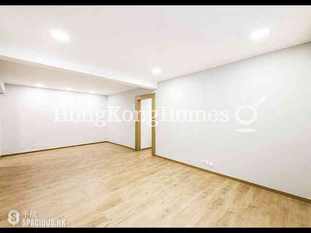 Happy Valley - Antonia House 03