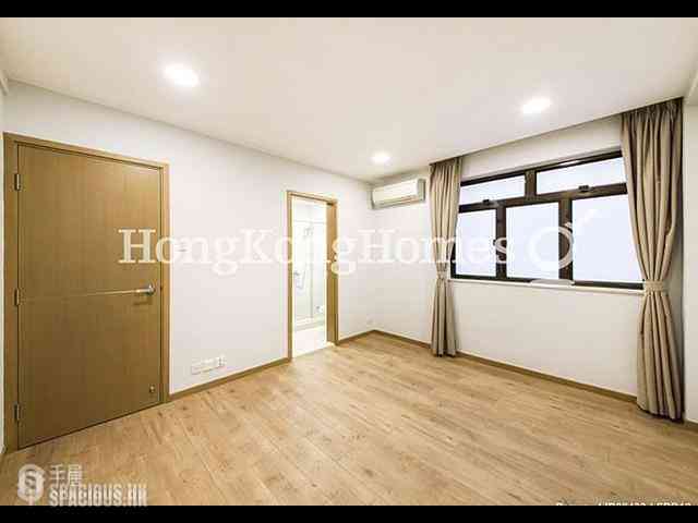 Happy Valley - Antonia House 04