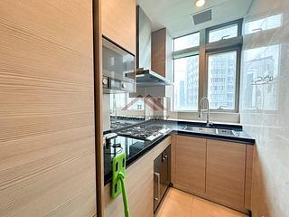 Wan Chai - The Avenue Phase 2 Block 2 02
