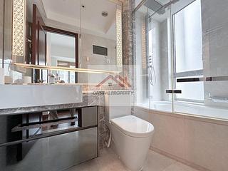 Wan Chai - The Avenue Phase 2 Block 2 03
