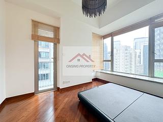 Wan Chai - The Avenue Phase 2 Block 2 04